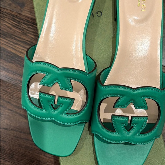 Gucci Green Leather Interlocking GG Slip-On Mules - Picture 2 of 8